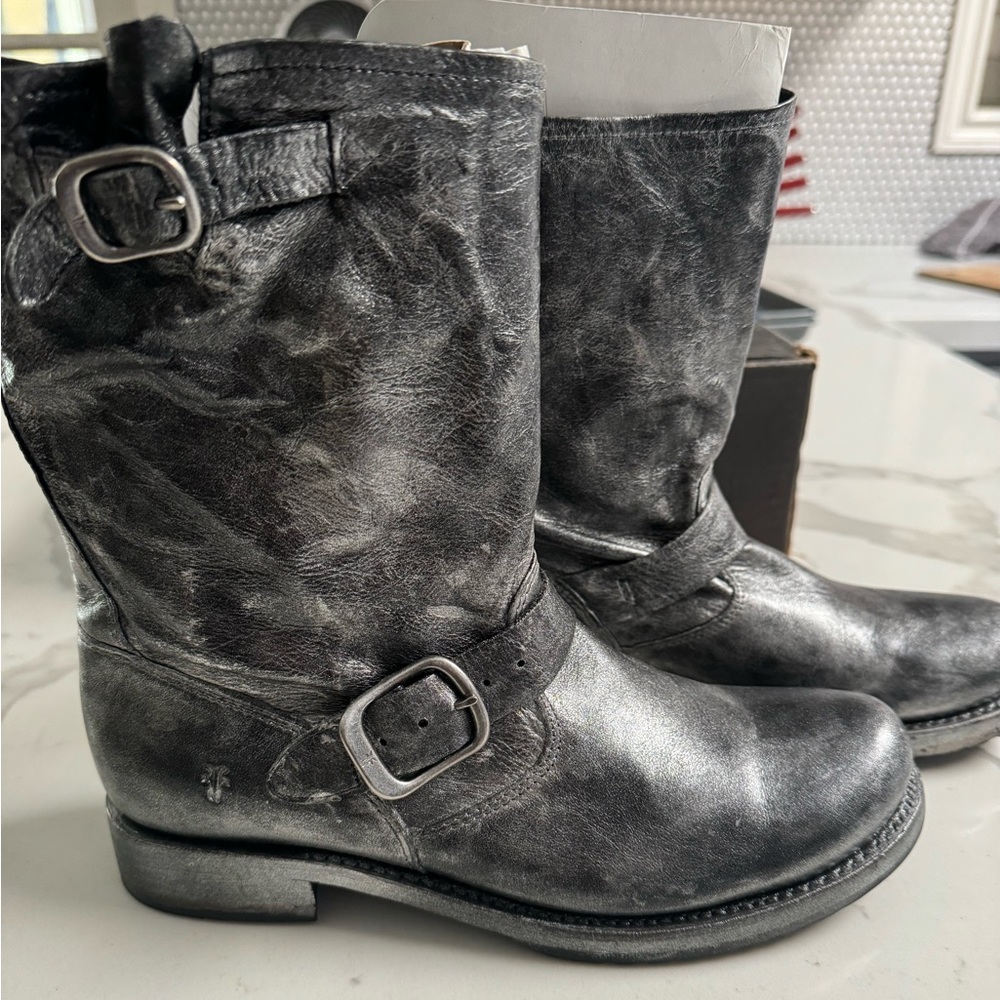 Frye Veronica short boot